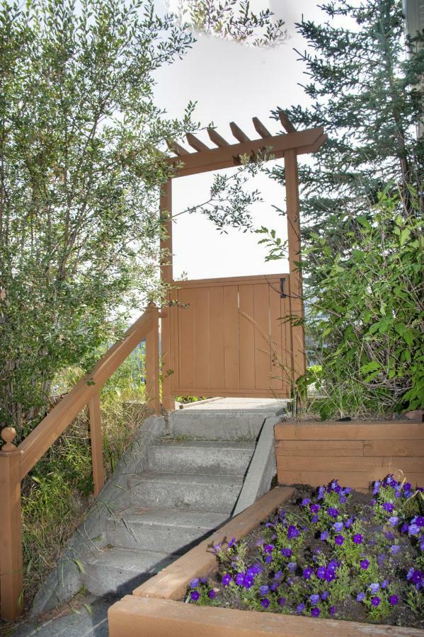 Tiga Bed And Breakfast Yellowknife Dış mekan fotoğraf